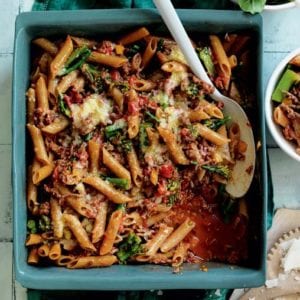 Beef and broccoli pasta bake